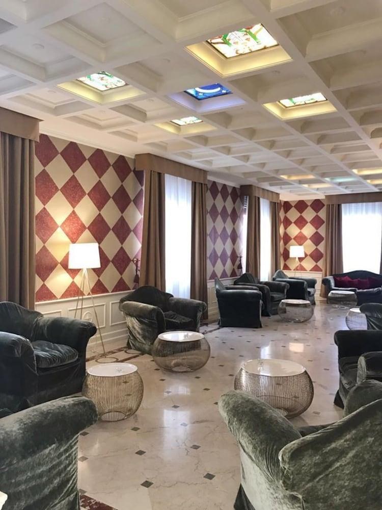 IH HOTEL MILANO REGENCY photo 4