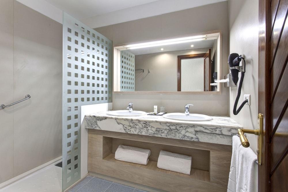 Plus Fariones Suite Hotel photo 2