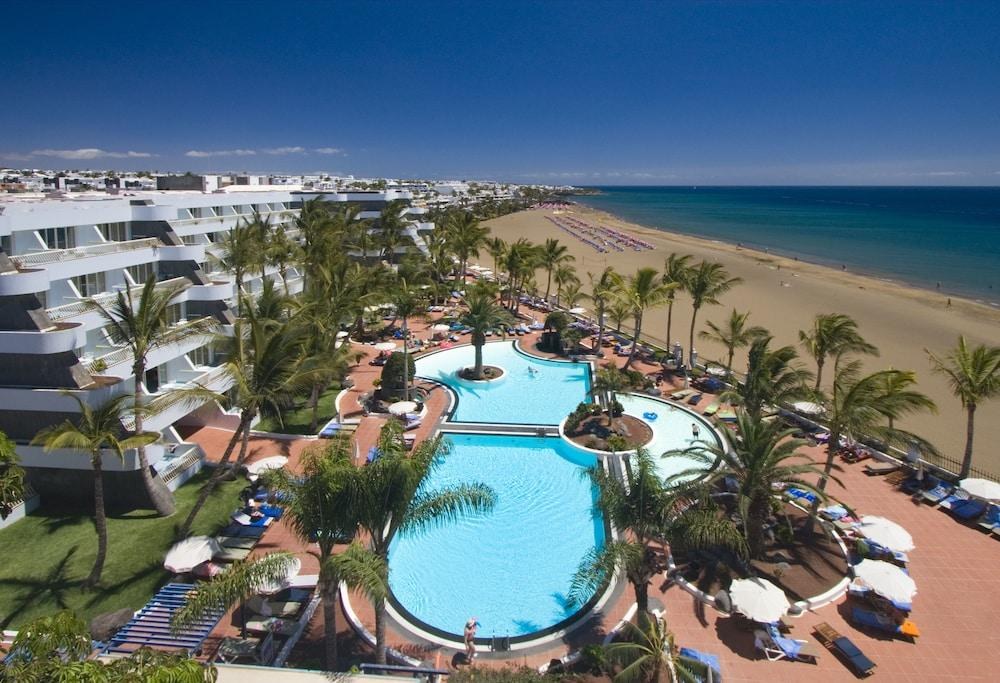 Plus Fariones Suite Hotel photo 3