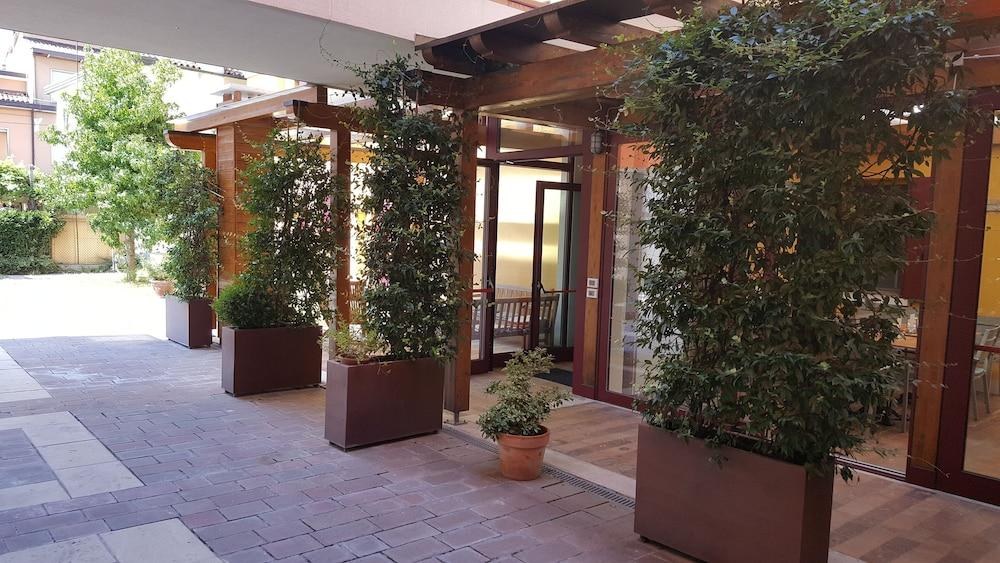 VILLA COSTANZA HOTEL photo 2