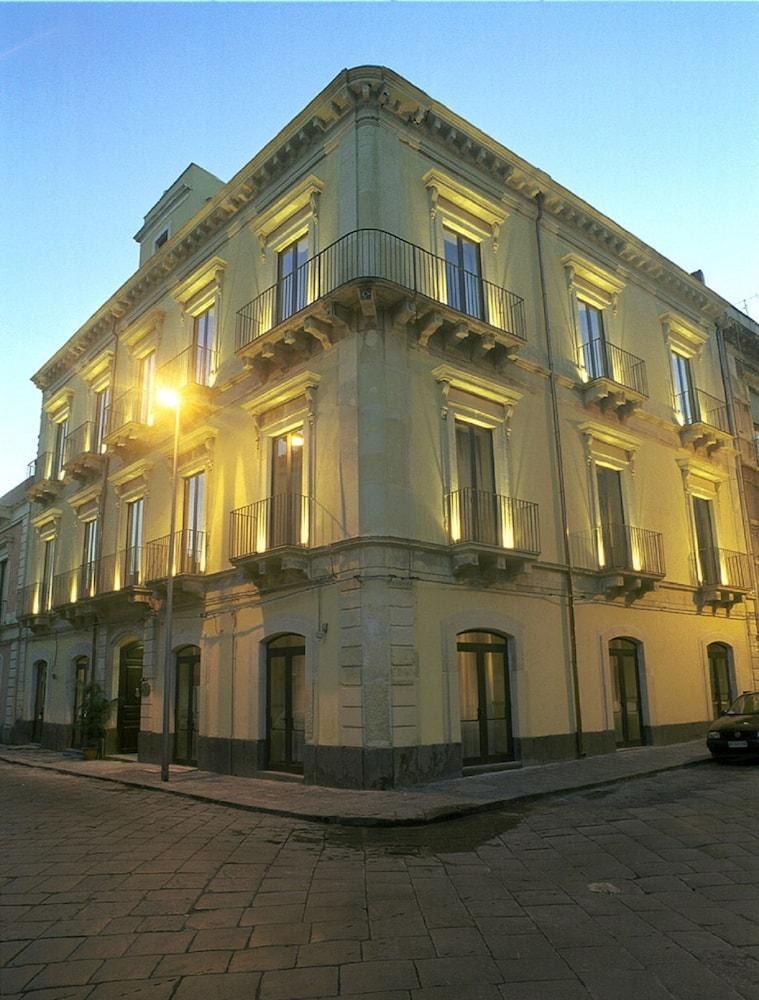 LA VILLE photo 4