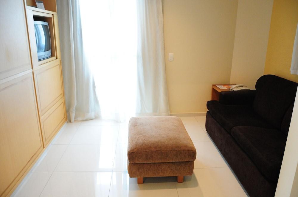 BRASILIA SANTANA GOLD FLAT photo 4
