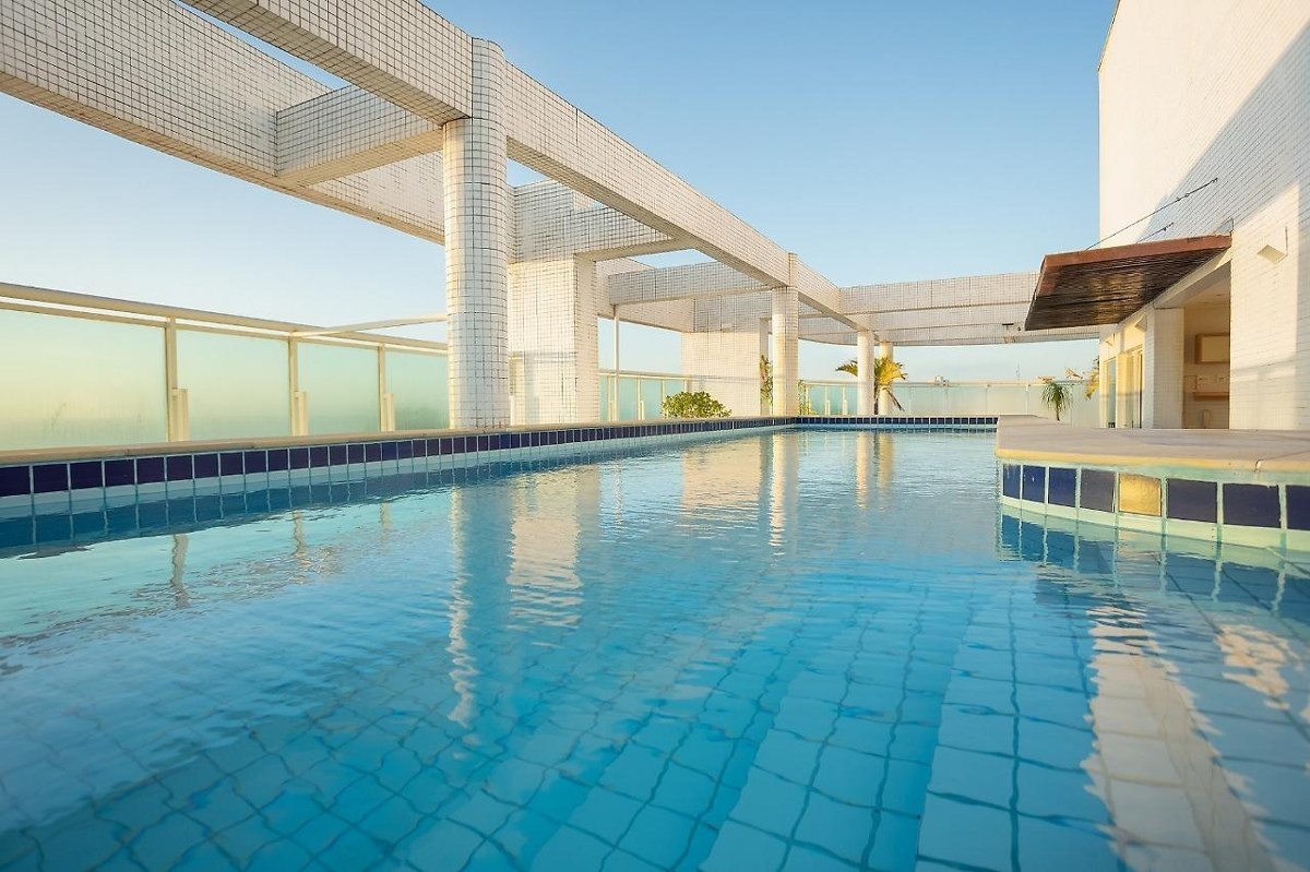 GOLDEN TULIP MACAE