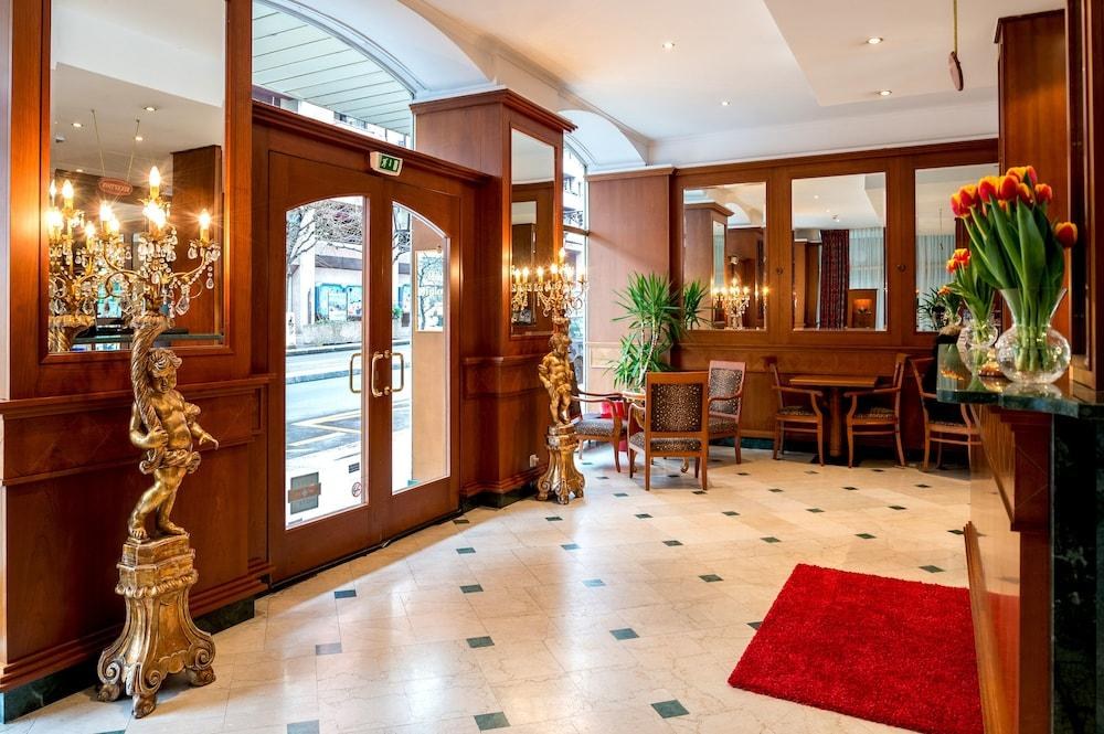 DIPLOMATE HOTEL photo 2
