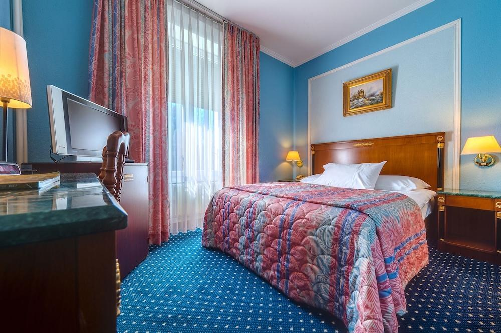 DIPLOMATE HOTEL photo 3