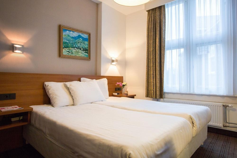 Dutch Design Hotel Vondelpark photo 2