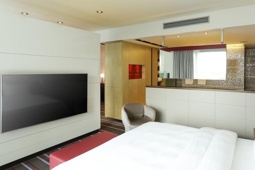 RADISSON BLU MEDIA HARBOUR HOTEL photo 4