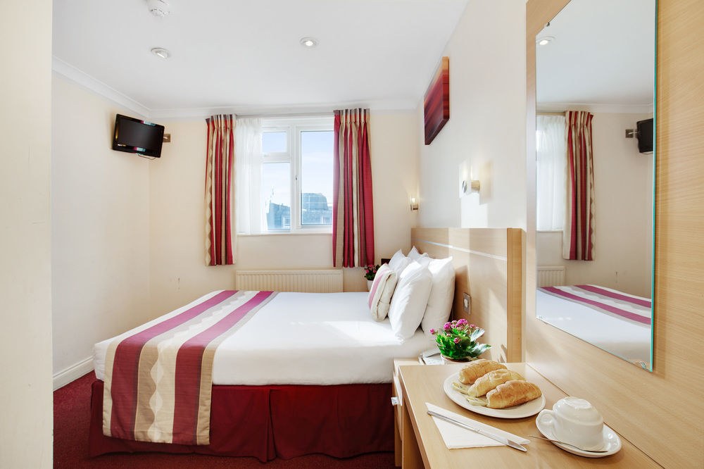 Queens Park Hotel