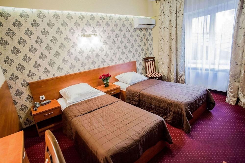 MAKSYMILIAN HOTEL photo 2