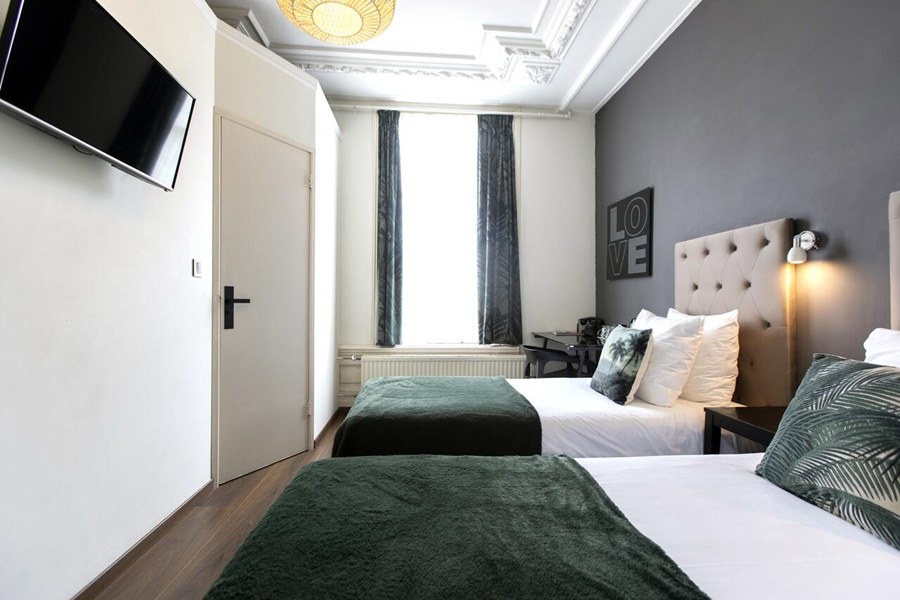 QUENTIN CANAL HOUSE photo 4
