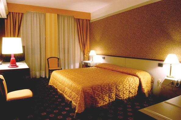 HOTEL MAXIM photo 3