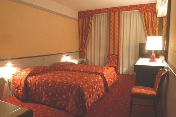 HOTEL MAXIM photo 4