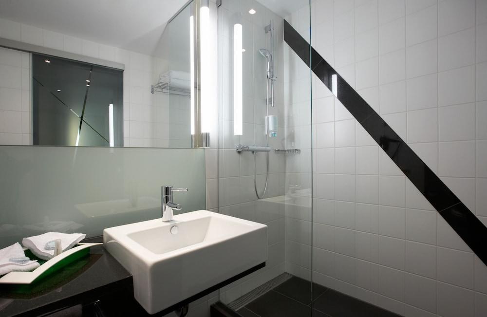 HOLIDAY INN MESSE photo 4