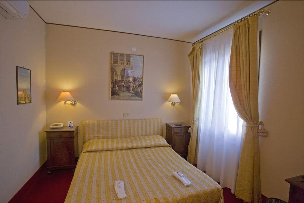 Hotel Agli Alboretti photo 1