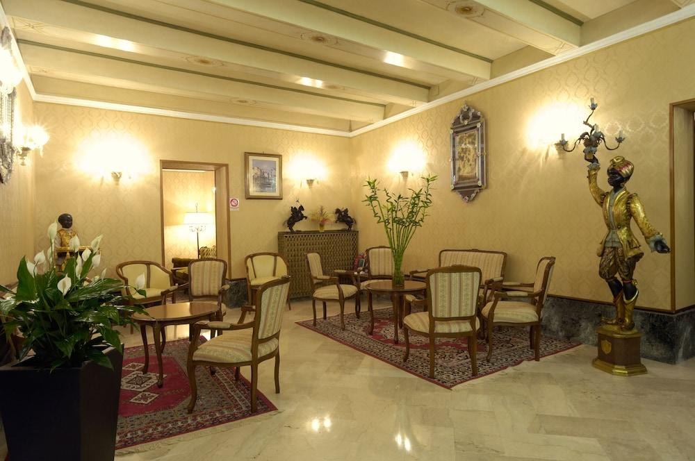 BASILEA HOTEL (CENTRE) photo 3