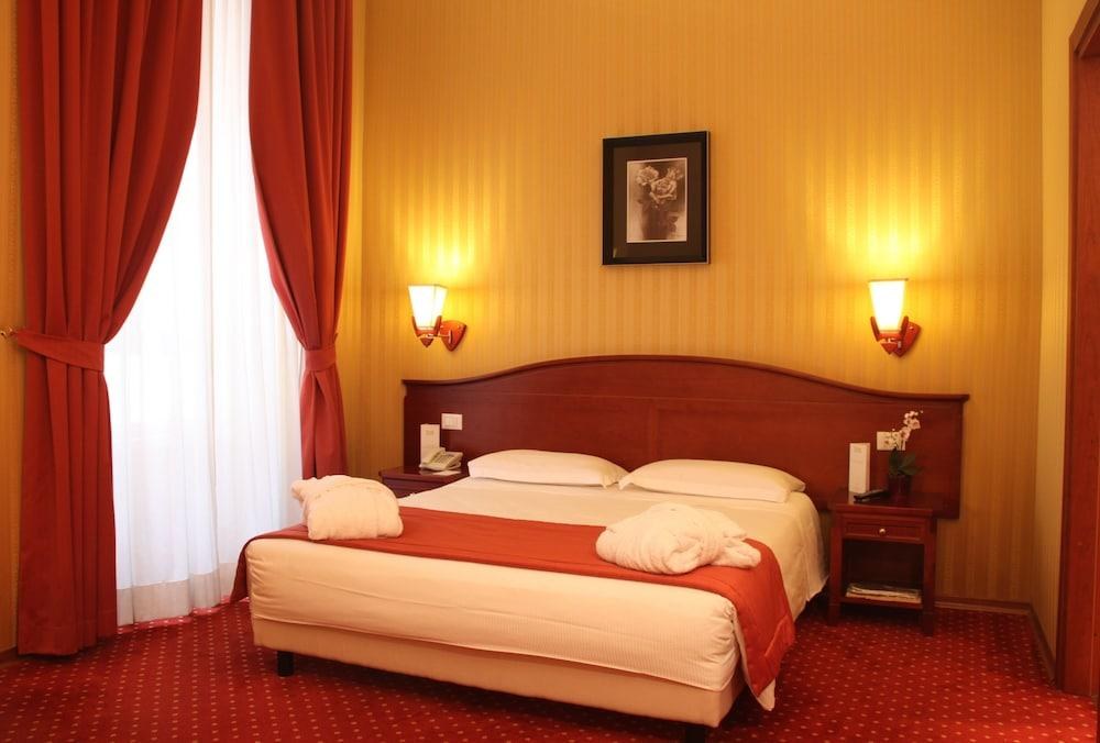 AUGUSTA LUCILLA PALACE photo 4