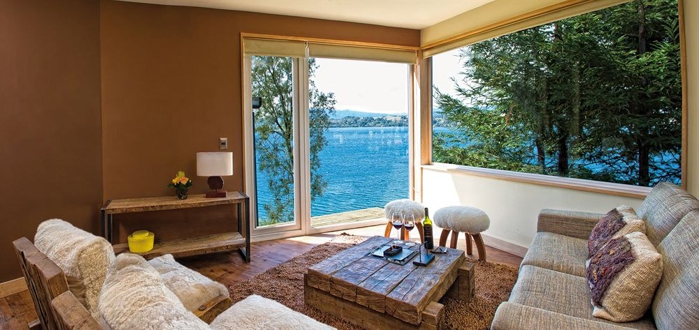 CABANA DEL LAGO HOTEL
