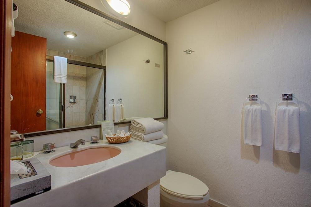 COSTA SUR RESORT & SPA photo 2