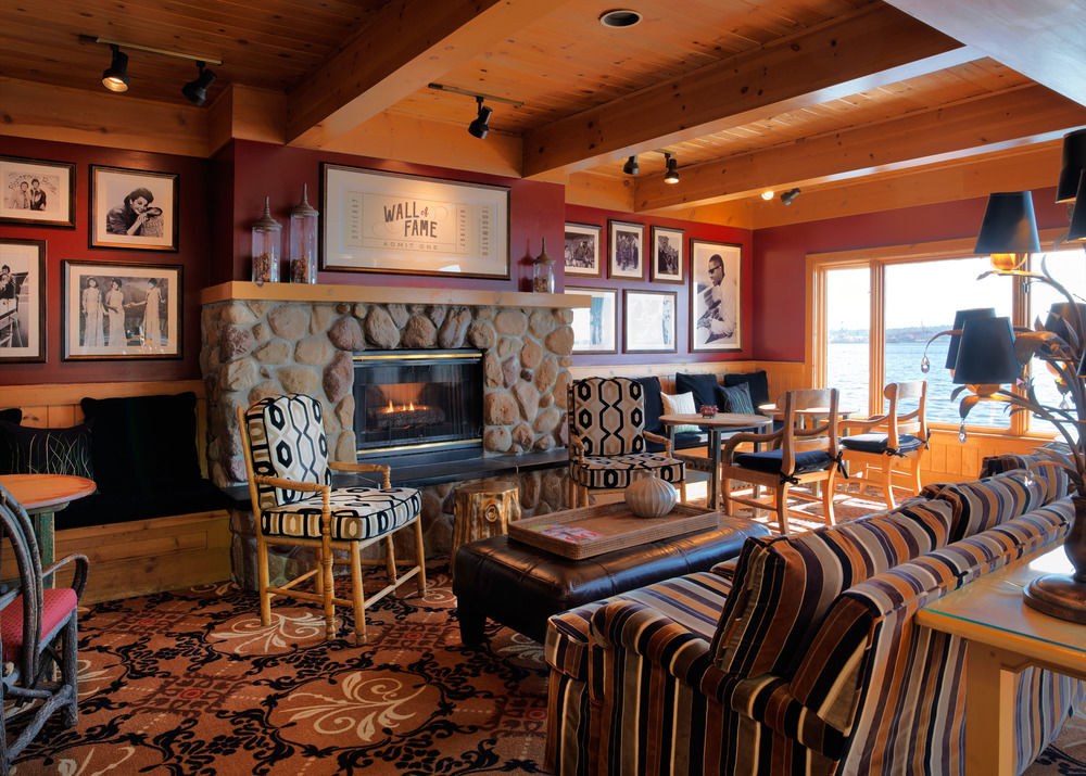 EDGEWATER HOTEL photo 1