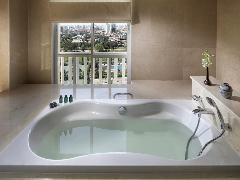 SOFITEL PHNOM PENH PHOKEETHRA photo 3