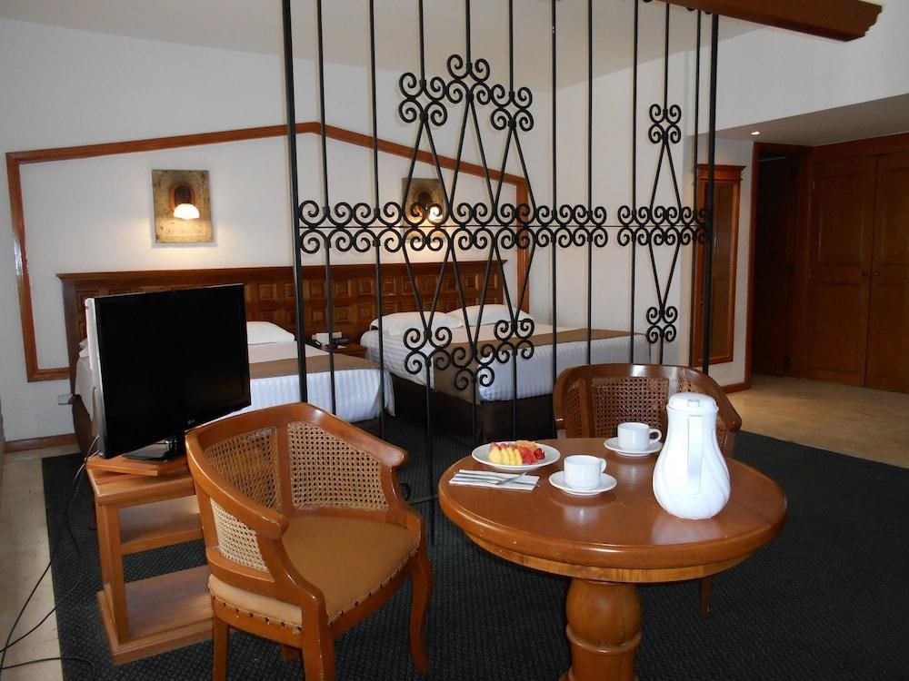 HOTEL DE MENDOZA photo 2