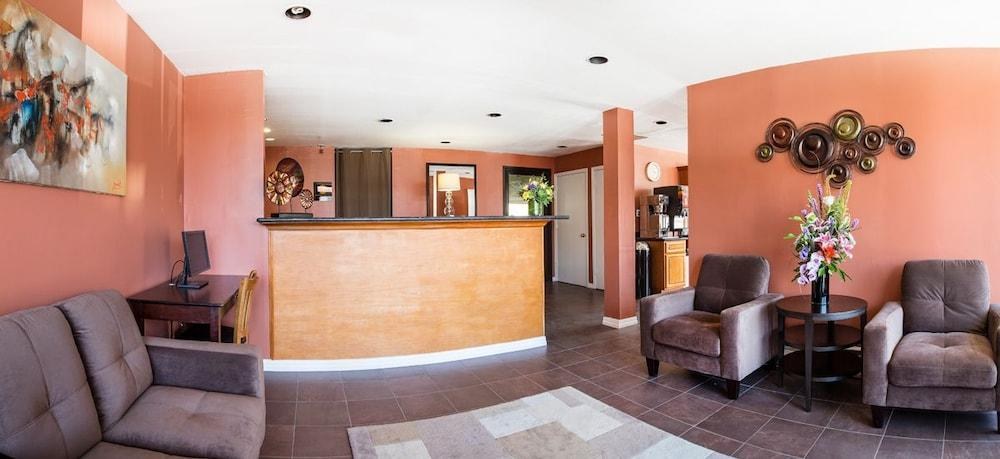 LA LUNA INN photo 2