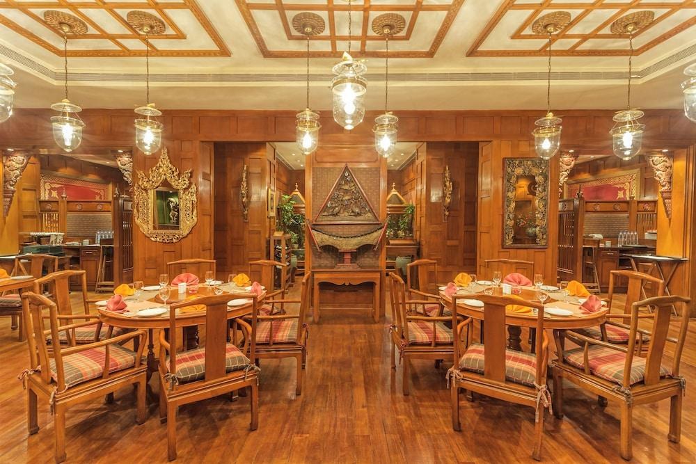 THE OBEROI GRAND photo 3