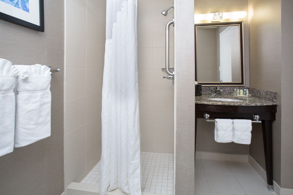 HOLIDAY INN DENVER-CHERRY CREEK