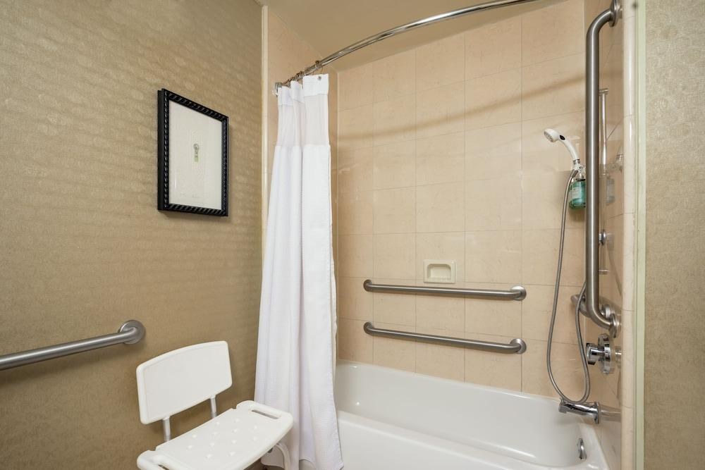 ASTOR CROWNE PLAZA photo 3