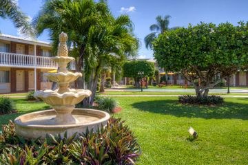 Best Western Palm Beach Lakes photo 3