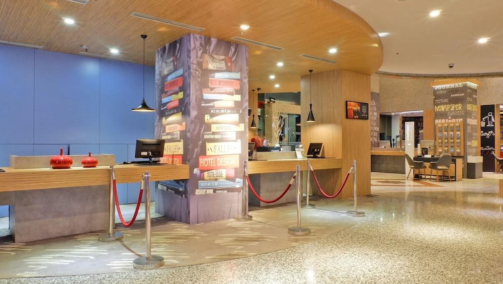 IBIS JAKARTA SLIPI photo 2