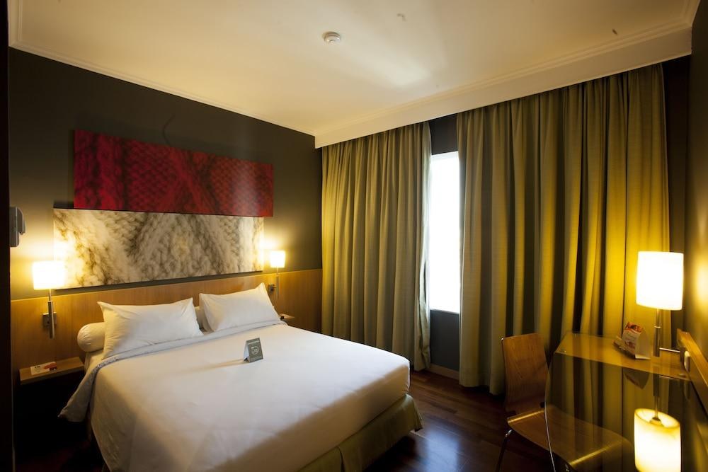 IBIS JAKARTA SLIPI photo 3