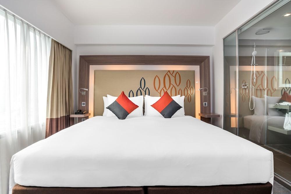 NOVOTEL BANGKOK FENIX SILOM photo 2