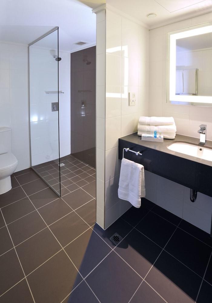 NOVOTEL MELBOURNE ON COLLINS photo 2