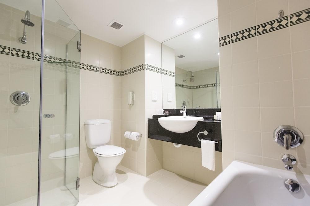 RYDGES WORLD SQUARE photo 2