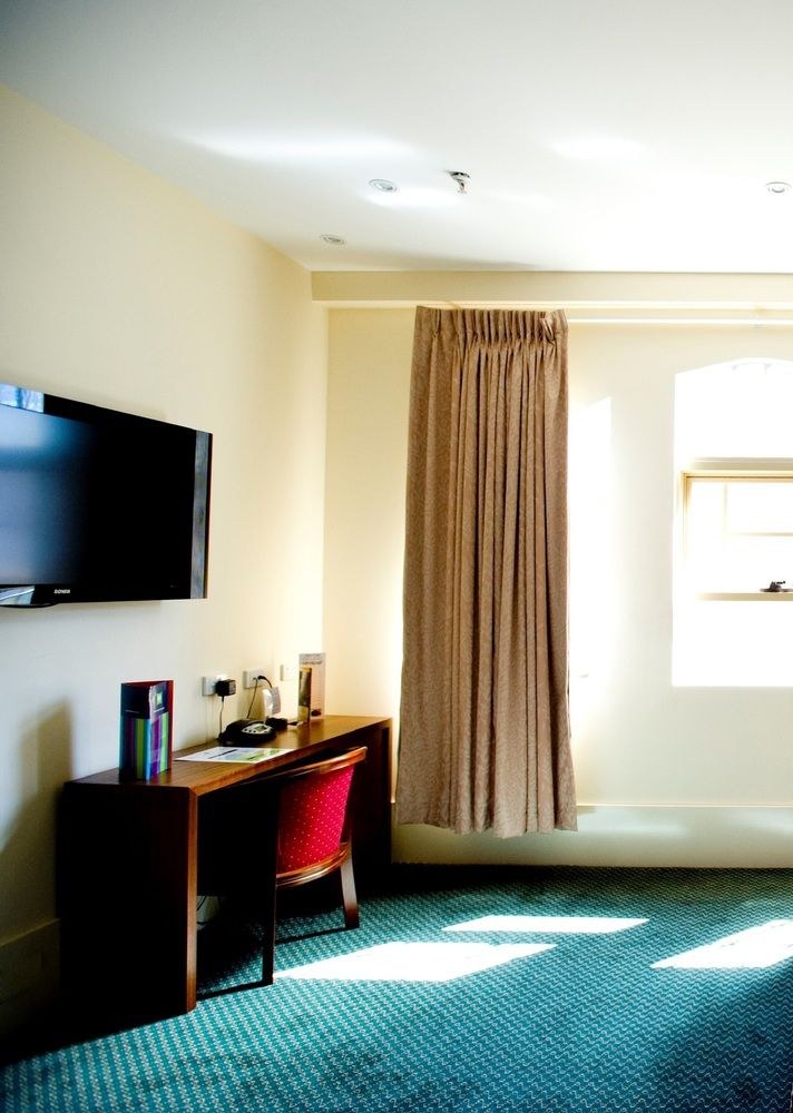 THE VICTORIA HOTEL photo 1