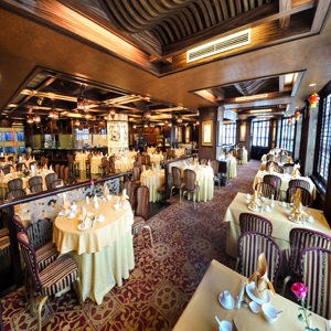 WINDSOR PLAZA HOTEL photo 2