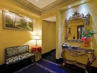 MANFREDI HOTEL photo 1
