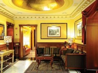MANFREDI HOTEL photo 2