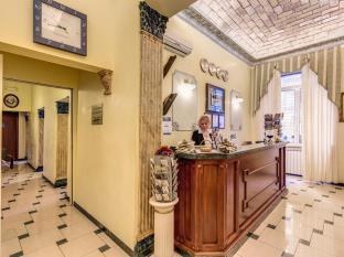 CAMBRIDGE HOTEL photo 2