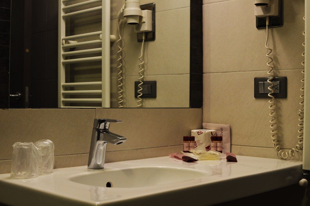 ARTIS HOTEL photo 1
