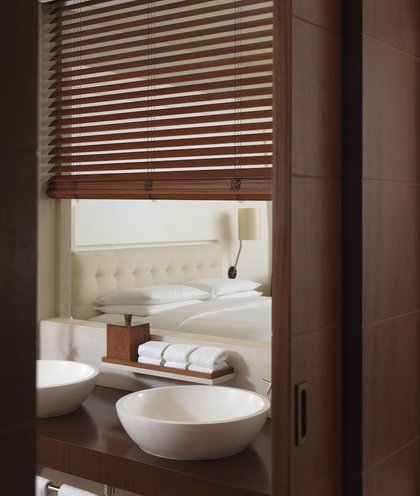 PARK HYATT photo 4