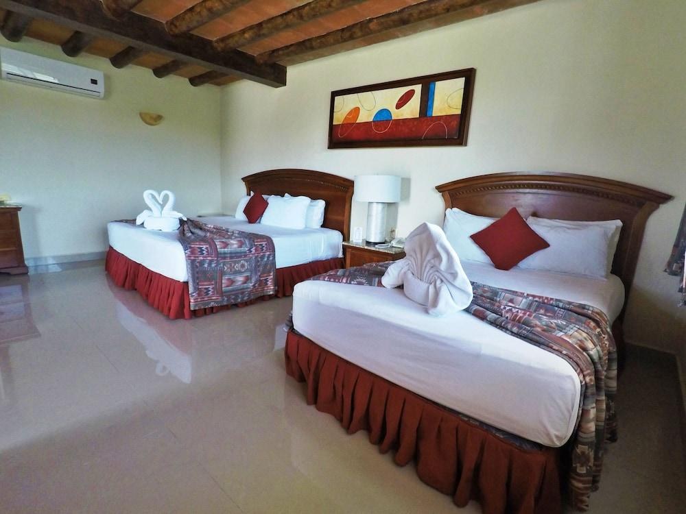 Hotel El Campanario photo 2