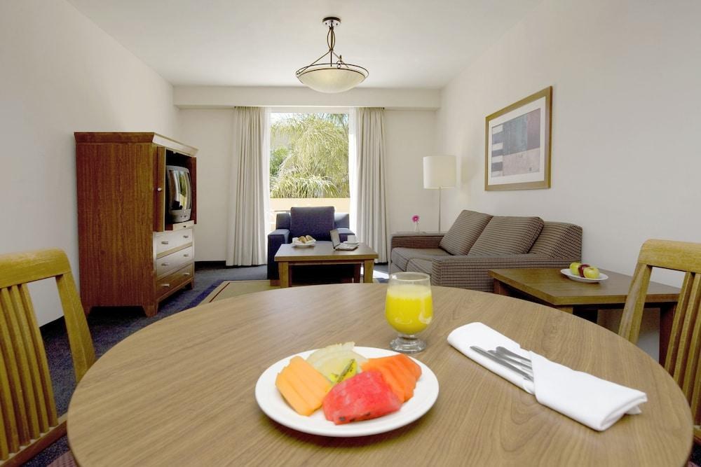 FIESTA INN EXPRESS SAN LUIS POTOSI ORIENTE photo 2