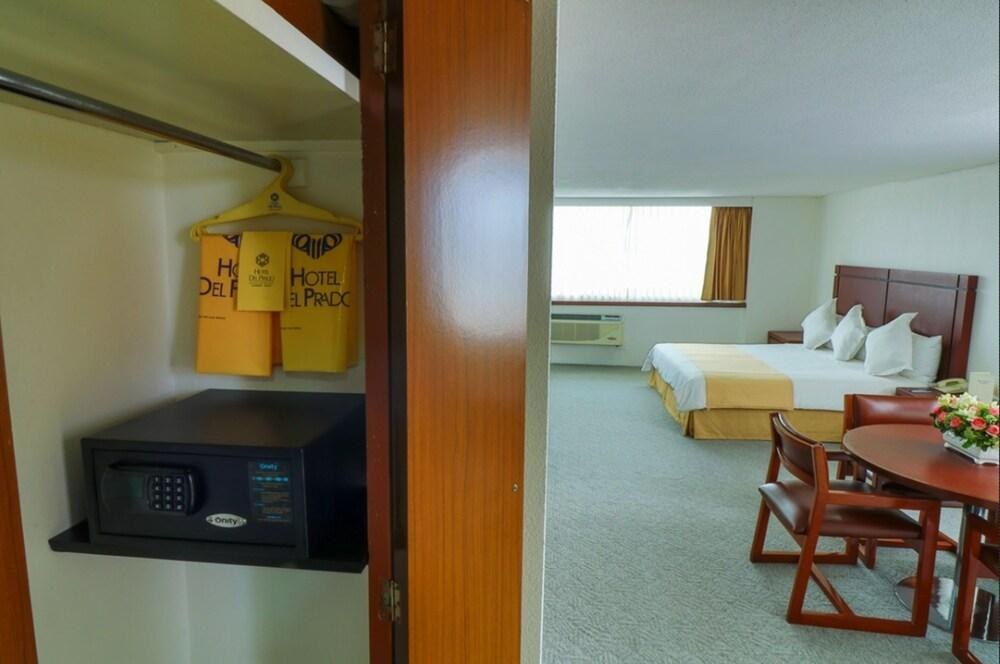 Hotel Del Prado photo 2
