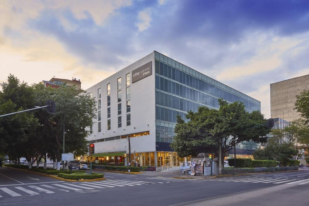 CITY PLUS INSURGENTES photo 3