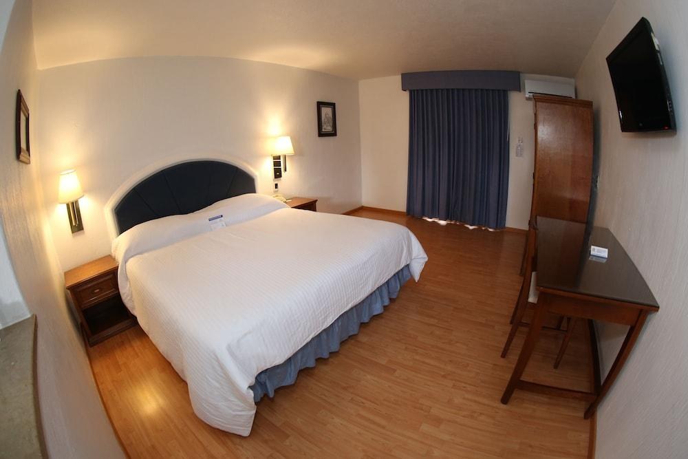 Hotel Gran Plaza and Convention Center photo 2