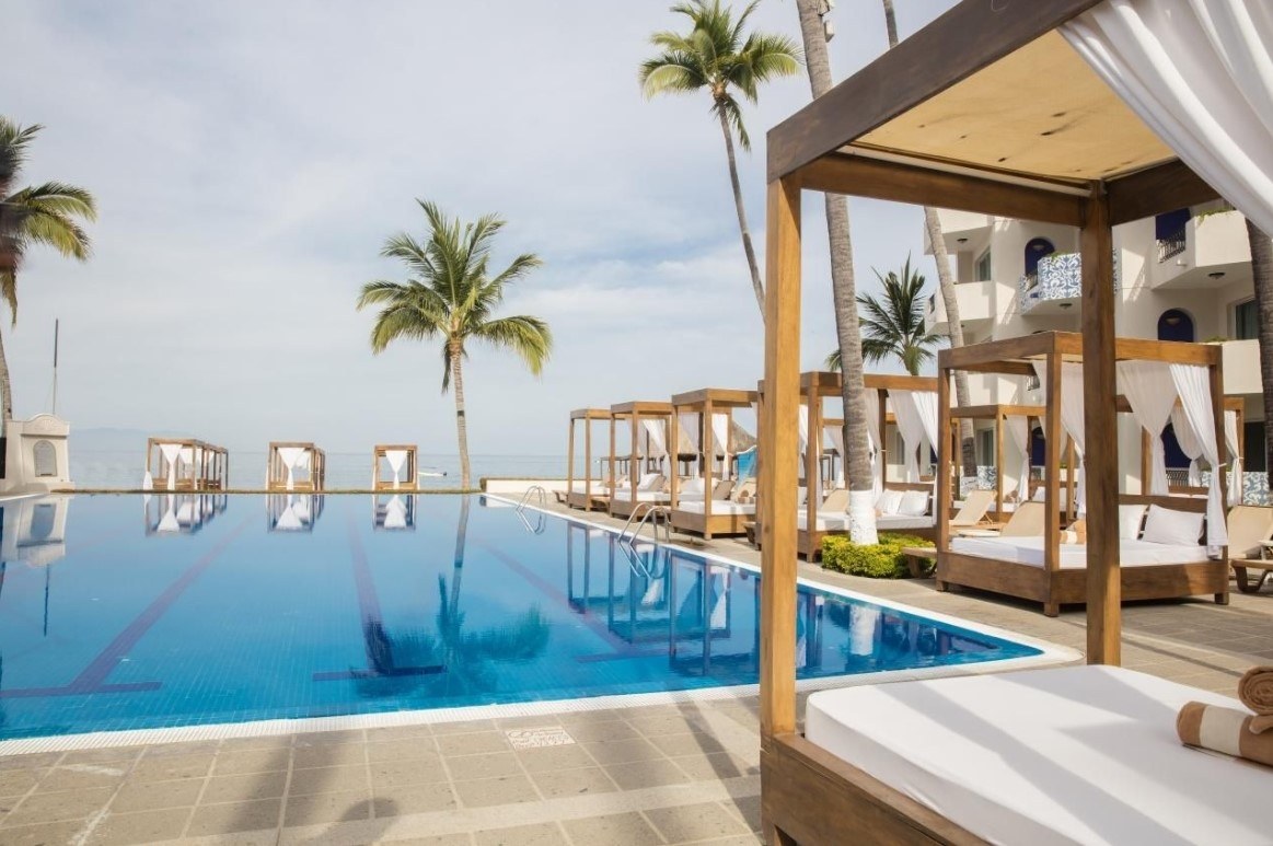 CROWN PARADISE GOLDEN ONLY ADULTS ALL INCLUSIVE