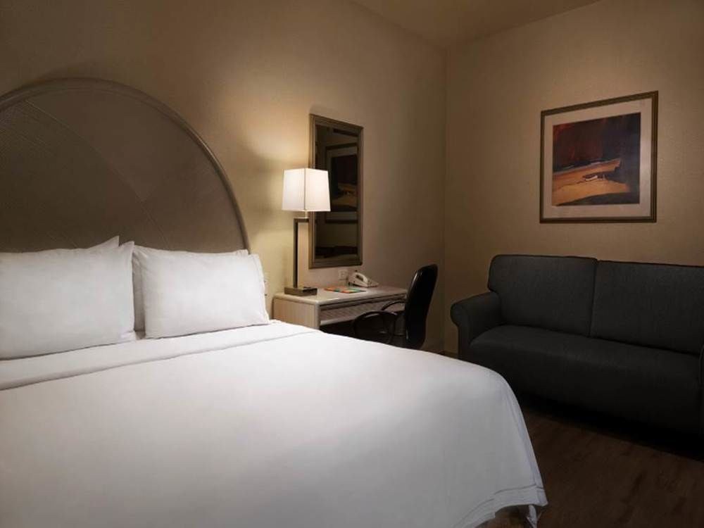 Holiday Inn Express Monterrey Galerias by IHG