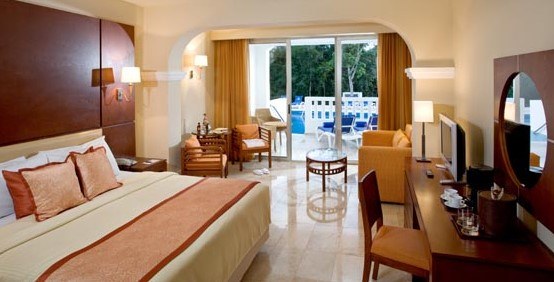 GRAND RIVIERA PRINCESS photo 2